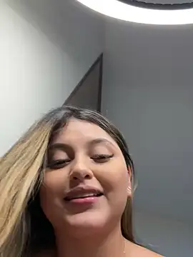 lunablossom  online show from January 2025 05:48:02 AM