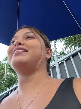 lunablossom  online show from January 2025 10:57:02 PM