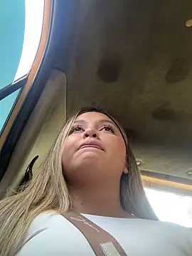 lunablossom  online show from March 2025 05:27:02 PM