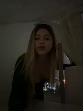 lunablossom  online show from March 2025 01:06:01 AM