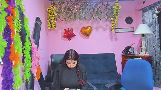 lesbiancuple online show from February 2026 12:04:01 PM