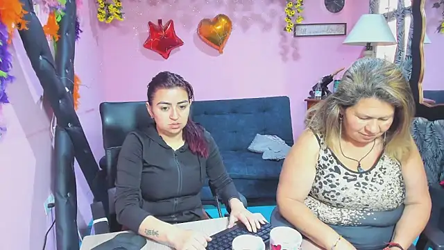 lesbiancuple online show from February 2026 11:55:01 AM