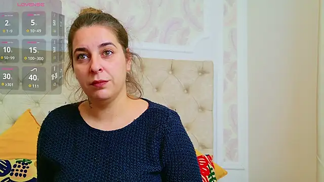 Snapshot of KarinaNoir chatting on October 2025 04:09:01 AM KarinaNoir online show from October 2025 04:09:01 AM