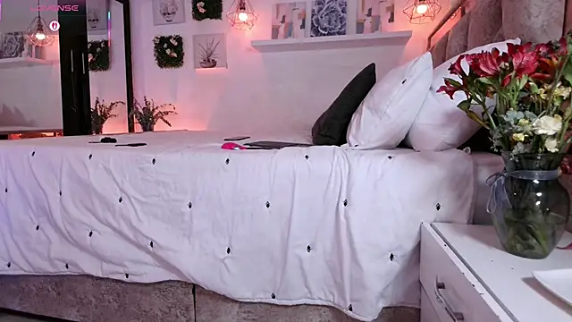 Snapshot of Dulce_Morrys chatting on September 2025 04:00:01 PM Dulce Morrys online show from September 2025 04:00:01 PM