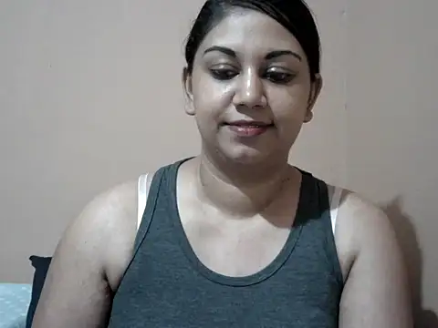 bellachow10 online show from February 2026 07:56:02 PM