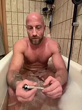 Snapshot of Toyboy471 chatting on January 2025 01:22:01 AM Toyboy471 online show from January 2025 01:22:01 AM