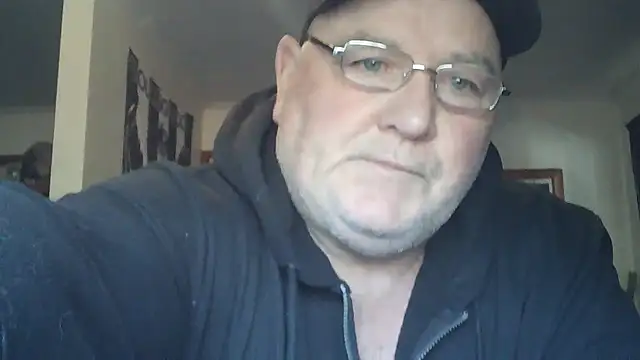 Snapshot of HOTANAL chatting on October 2025 10:09:01 PM HOTANAL online show from October 2025 10:09:01 PM