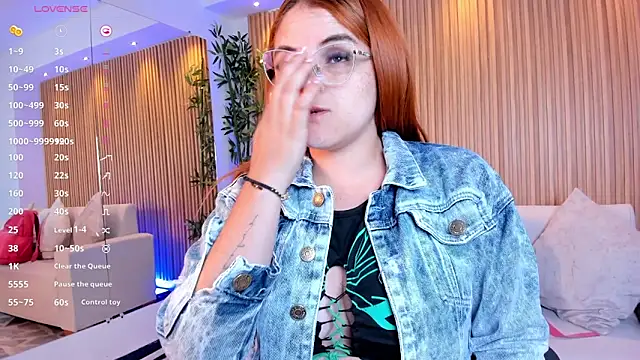 kimbrownn online show from November 2025 12:48:01 PM