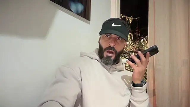 romeolovedark online show from January 2026 03:20:01 AM