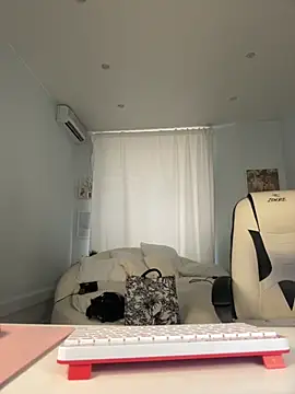 IvyHoney online show from October 2025 09:33:01 AM