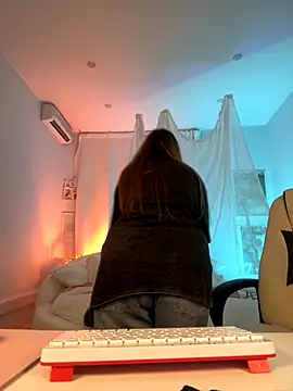 IvyHoney online show from November 2025 08:24:01 AM