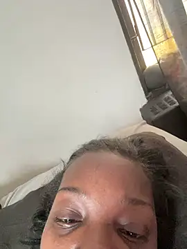 ChocolateBuns101 online show from December 2024 04:54:01 PM