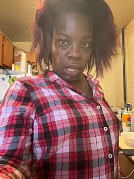 ChocolateBuns101 online show from November 2025 02:33:01 PM