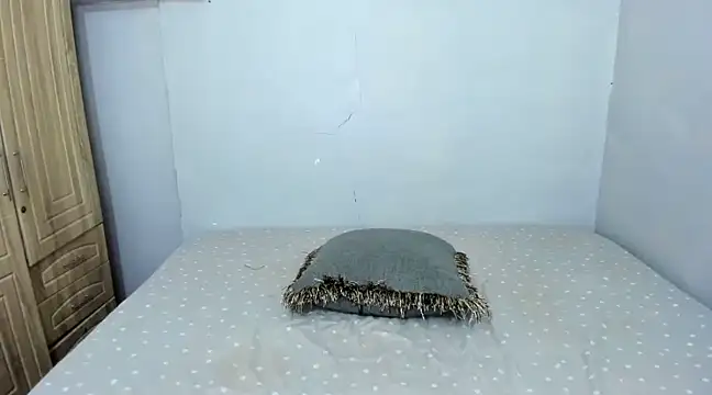 Snapshot of shantal_r0mance chatting on December 2024 08:34:02 AM shantal r0mance online show from December 2024 08:34:02 AM