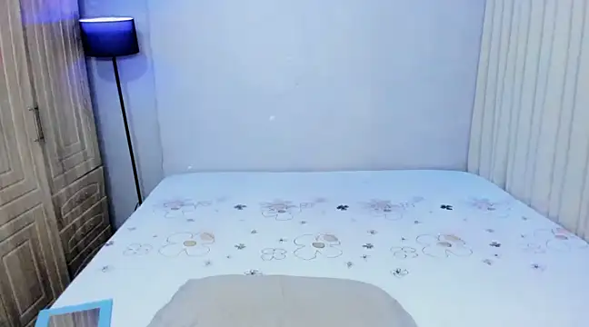 Snapshot of shantal_r0mance chatting on February 2025 06:23:01 AM shantal r0mance online show from February 2025 06:23:01 AM