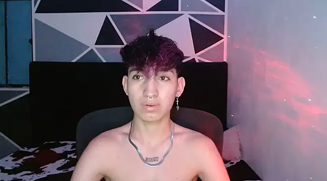 littlextreme online show from December 2024 12:28:01 AM