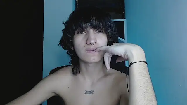 Snapshot of littlextreme chatting on May 2026 01:36:02 AM littlextreme online show from May 2026 01:36:02 AM