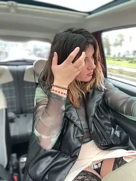 Snapshot of DaisyVibesss chatting on February 2025 10:38:02 AM DaisyVibesss online show from February 2025 10:38:02 AM