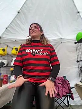 Snapshot of DaisyVibesss chatting on February 2025 08:48:02 AM DaisyVibesss online show from February 2025 08:48:02 AM