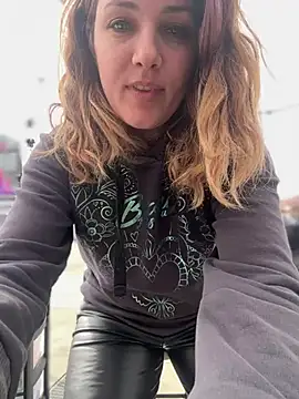 Snapshot of DaisyVibesss chatting on March 2025 12:12:02 PM DaisyVibesss online show from March 2025 12:12:02 PM