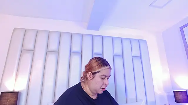 Snapshot of aandreaperez chatting on February 2026 01:06:02 PM aandreaperez online show from February 2026 01:06:02 PM