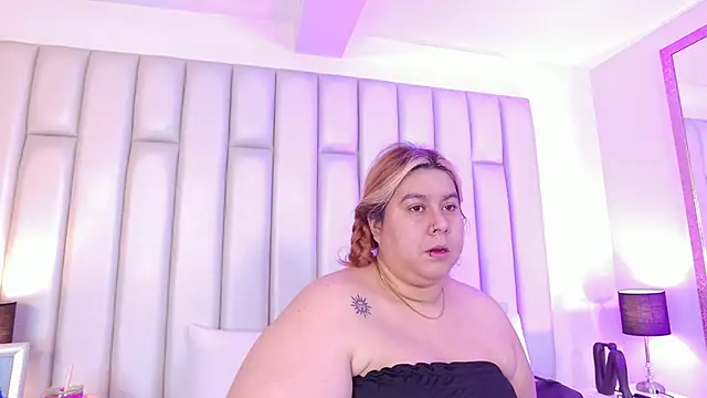 Snapshot of aandreaperez chatting on February 2026 11:39:01 AM aandreaperez online show from February 2026 11:39:01 AM