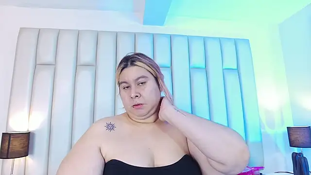 aandreaperez online show from March 2026 11:39:02 AM