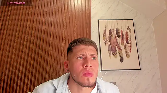 SebastianMaximoff online show from October 2025 07:43:01 PM