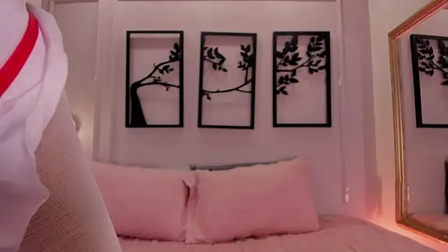 ale cam online show from October 2025 01:59:01 AM