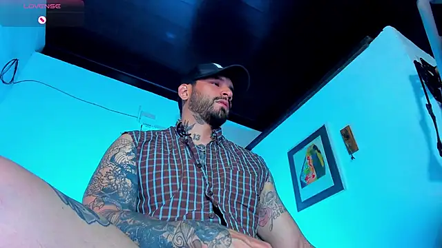 Snapshot of CamiloGray_ chatting on December 2024 01:33:01 PM CamiloGray online show from December 2024 01:33:01 PM
