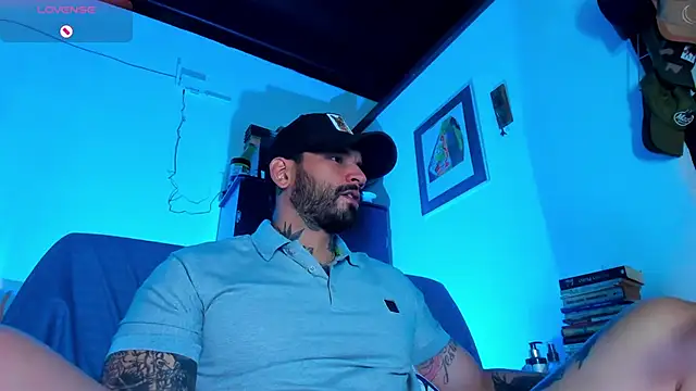 Snapshot of CamiloGray_ chatting on January 2025 01:11:01 PM CamiloGray online show from January 2025 01:11:01 PM
