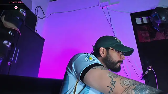 CamiloGray  online show from December 2025 02:35:02 PM