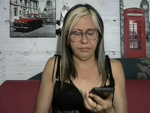 divahot08 online show from December 2024 03:28:02 PM