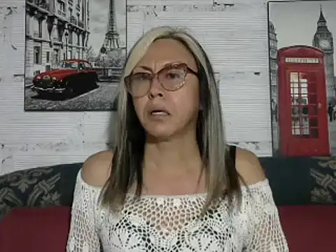 divahot08 online show from December 2024 06:15:01 PM