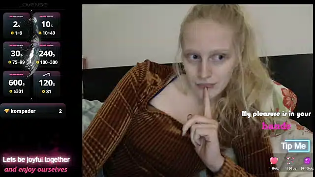 Snapshot of VeronicaJoyful chatting on November 2025 11:54:01 PM VeronicaJoyful online show from November 2025 11:54:01 PM