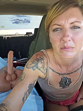 SheIsSomething online show from October 2025 09:59:01 PM