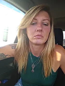 SheIsSomething online show from November 2025 10:53:02 PM