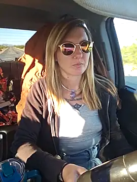 SheIsSomething online show from February 2026 12:22:02 AM