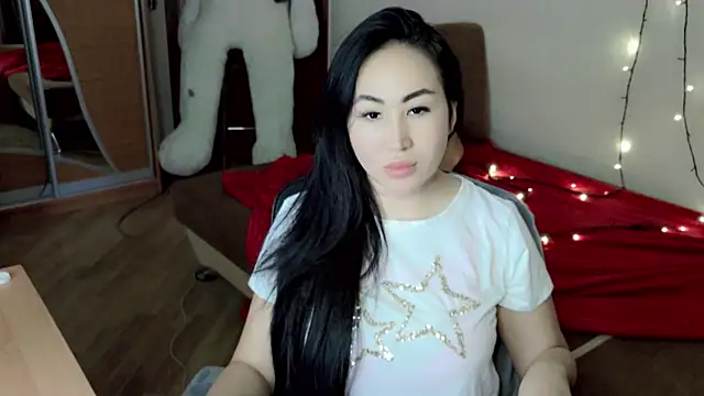 Snapshot of AsianQueens chatting on December 2024 04:05:01 PM AsianQueens online show from December 2024 04:05:01 PM