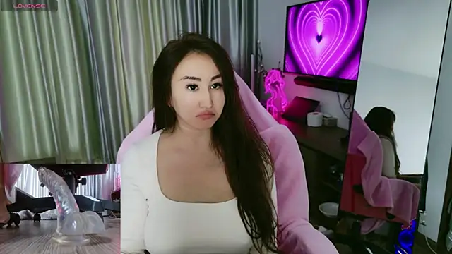 Snapshot of AsianQueens chatting on October 2025 03:19:01 AM AsianQueens online show from October 2025 03:19:01 AM