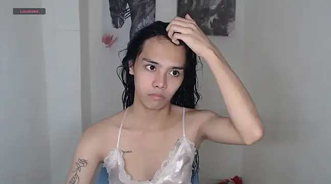 Snapshot of shecutie69 chatting on December 2024 04:38:02 PM shecutie69 online show from December 2024 04:38:02 PM