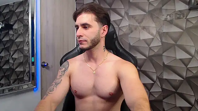 Latino stud4u online show from November 2025 12:19:01 AM