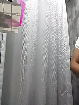 aisha latina online show from December 2025 01:59:02 PM