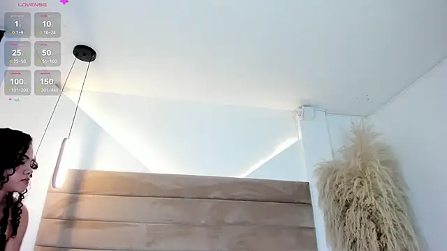 ValerieDiaz  online show from December 2024 12:06:01 PM