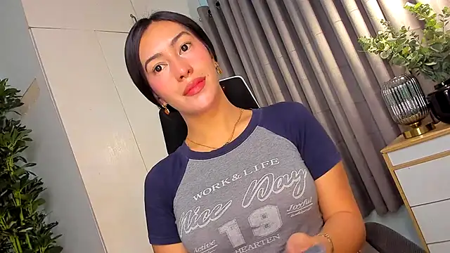 Jasmine Elcock online show from April 2026 02:01:02 PM