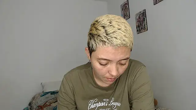 Snapshot of kathy_luisa chatting on February 2026 11:01:02 PM kathy luisa online show from February 2026 11:01:02 PM