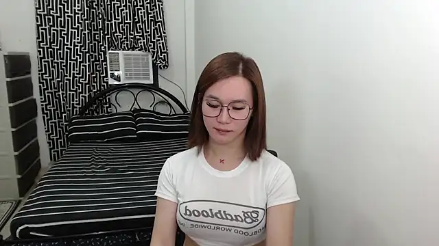 AmazingLuchie online show from March 2025 05:40:01 AM