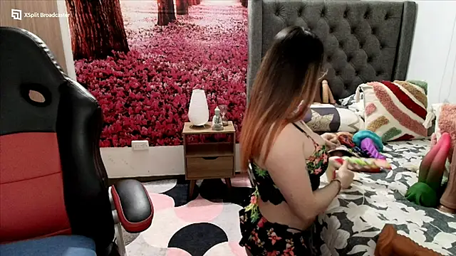 Snapshot of sofia23dirty chatting on February 2025 08:44:01 PM sofia23dirty online show from February 2025 08:44:01 PM