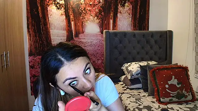 Snapshot of sofia23dirty chatting on November 2025 10:53:02 PM sofia23dirty online show from November 2025 10:53:02 PM