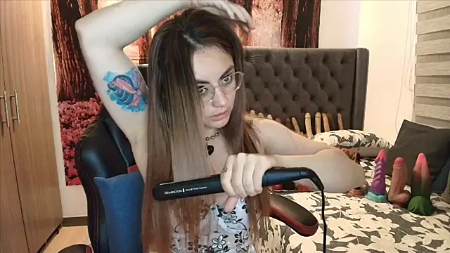 Snapshot of sofia23dirty chatting on June 2026 10:04:01 PM sofia23dirty online show from June 2026 10:04:01 PM